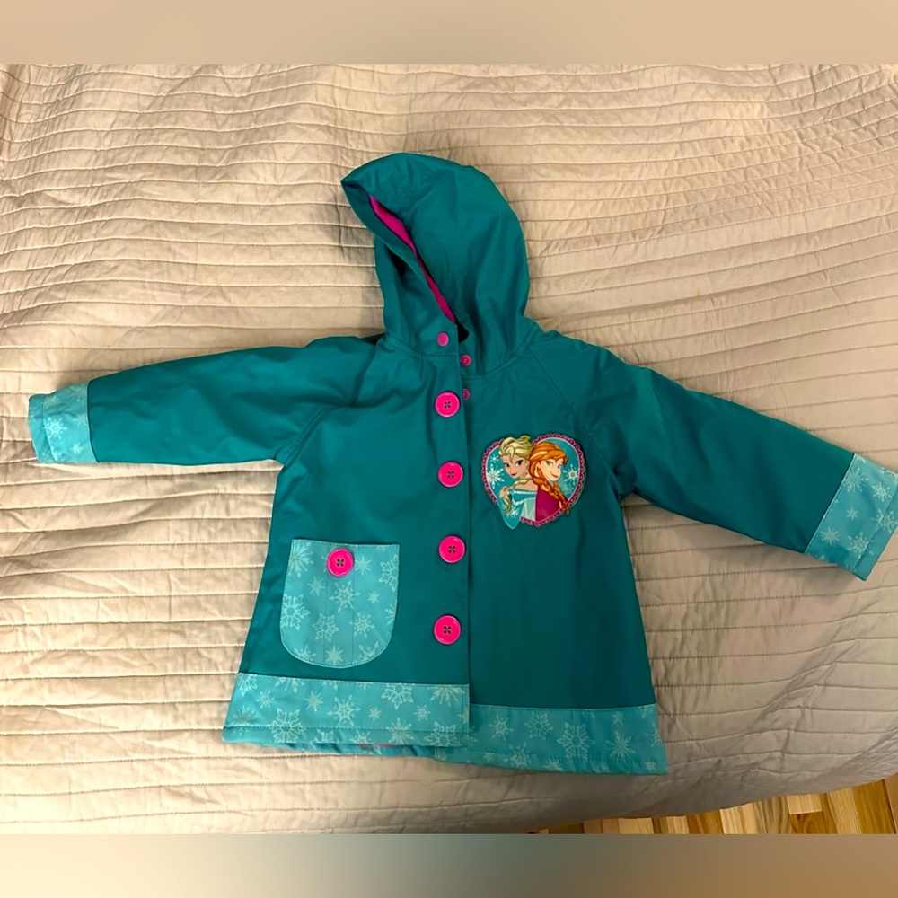 Girls Western Chief lined frozen raincoat size 2T